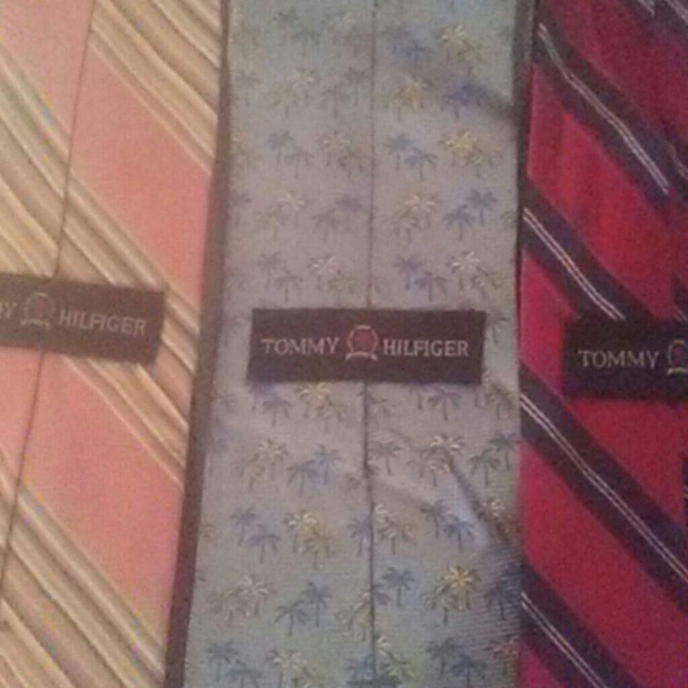 3 Tommy Hilfiger ties